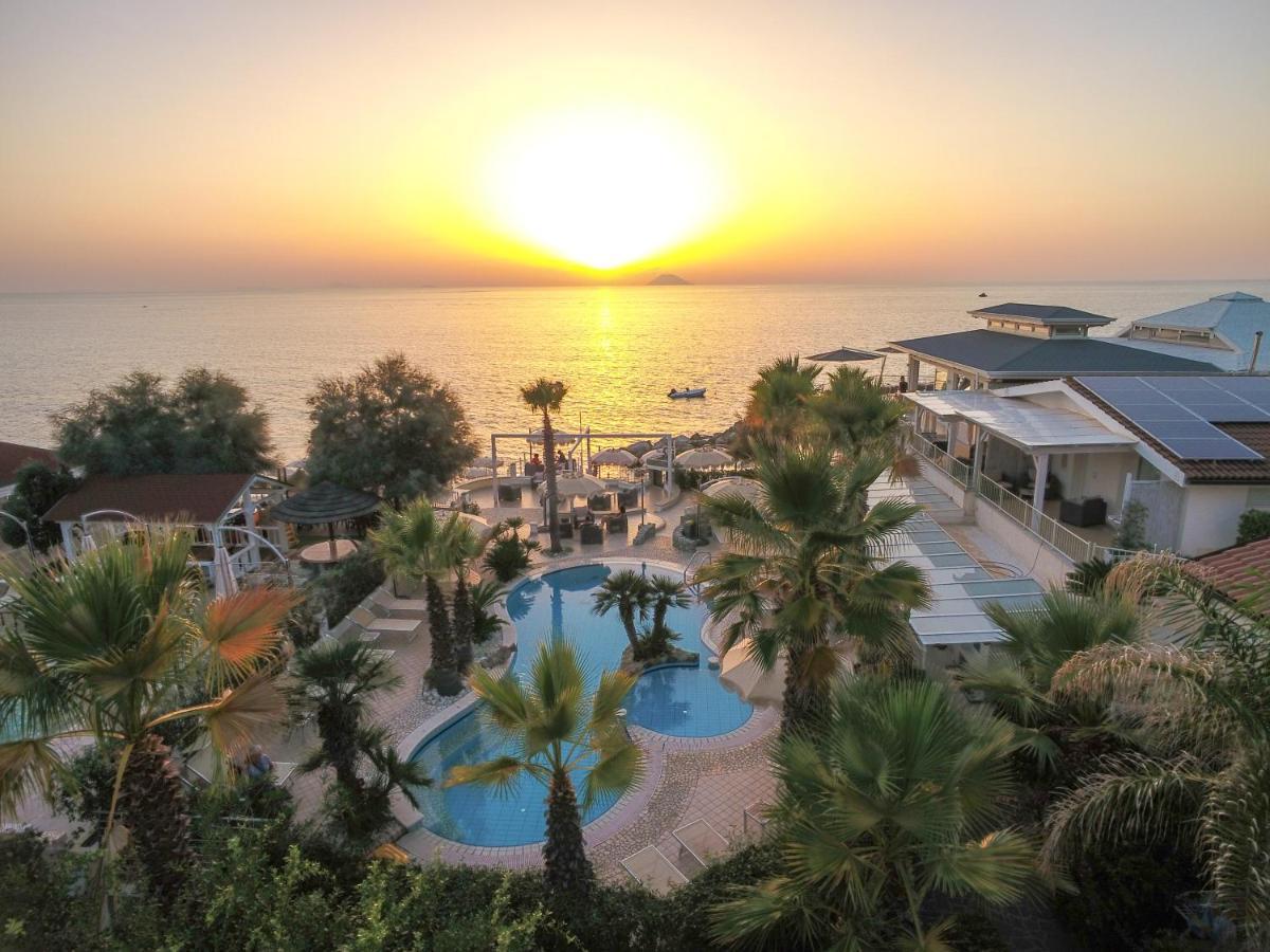 Baia Del Godano Resort & Spa Capo Vaticano Buitenkant foto