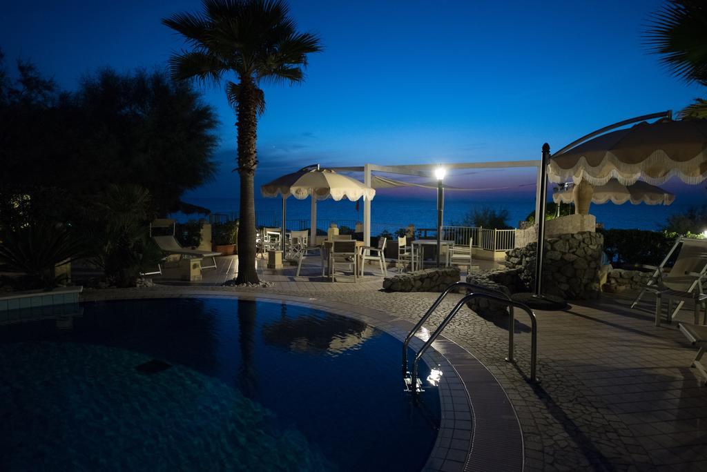 Baia Del Godano Resort & Spa Capo Vaticano Buitenkant foto