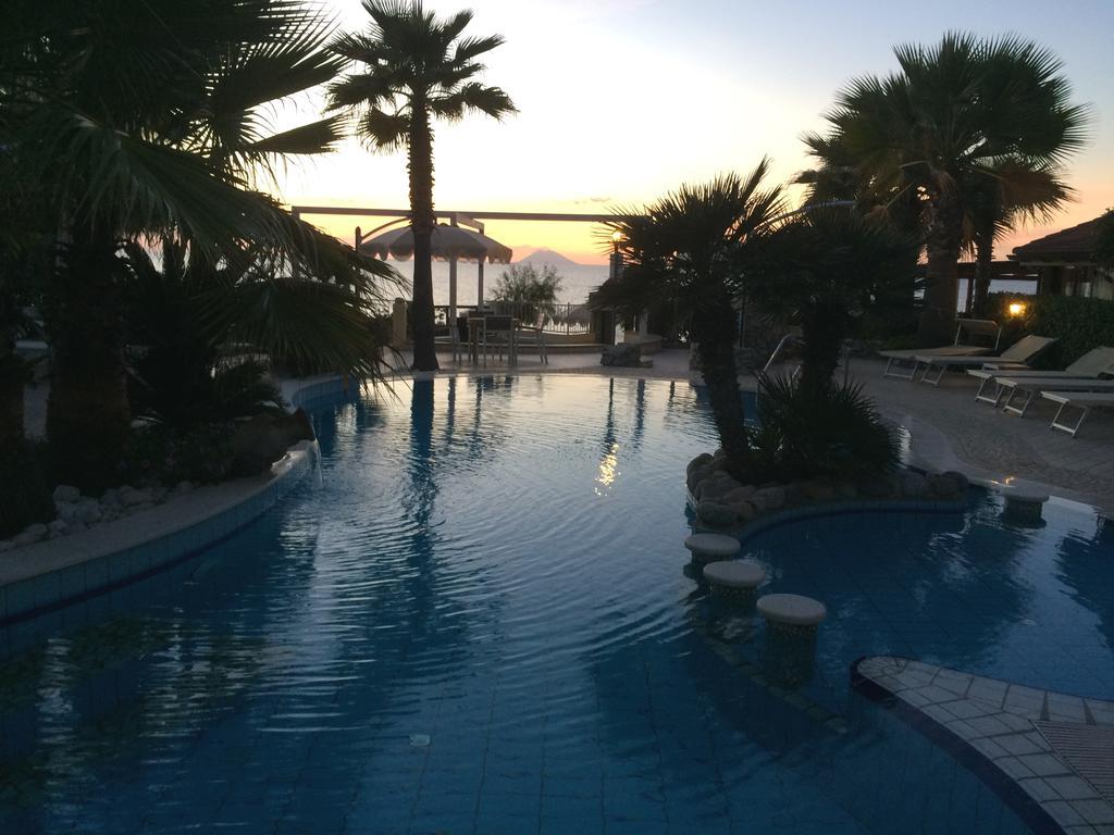 Baia Del Godano Resort & Spa Capo Vaticano Buitenkant foto