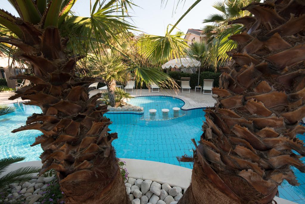 Baia Del Godano Resort & Spa Capo Vaticano Buitenkant foto