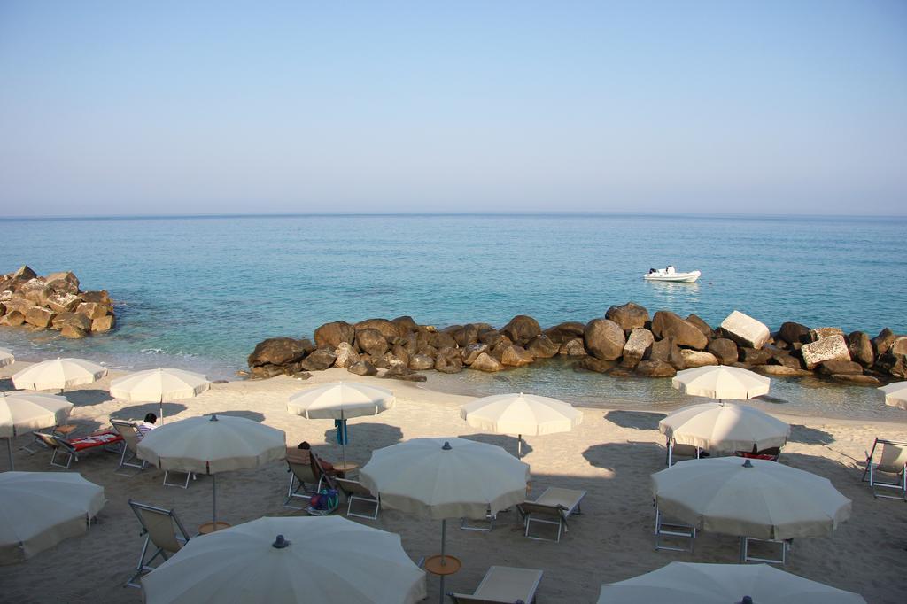 Baia Del Godano Resort & Spa Capo Vaticano Buitenkant foto