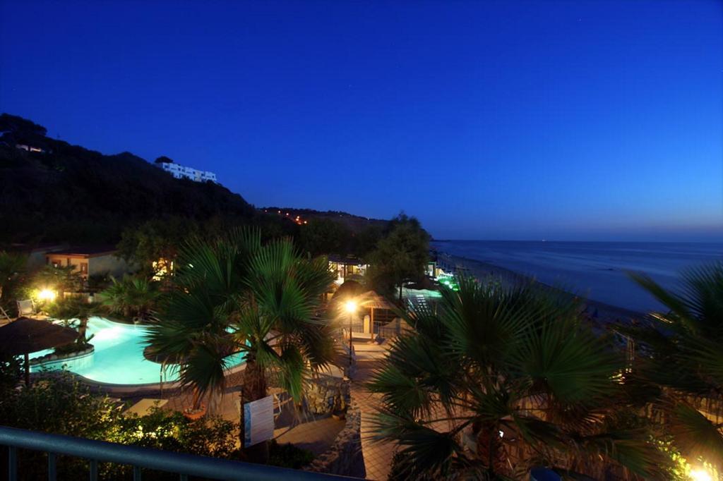 Baia Del Godano Resort & Spa Capo Vaticano Buitenkant foto